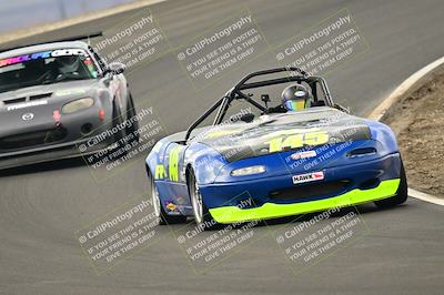 media/Jan-26-2025-CalClub SCCA (Sun) [[cfcea7df88]]/Group 5/Race/